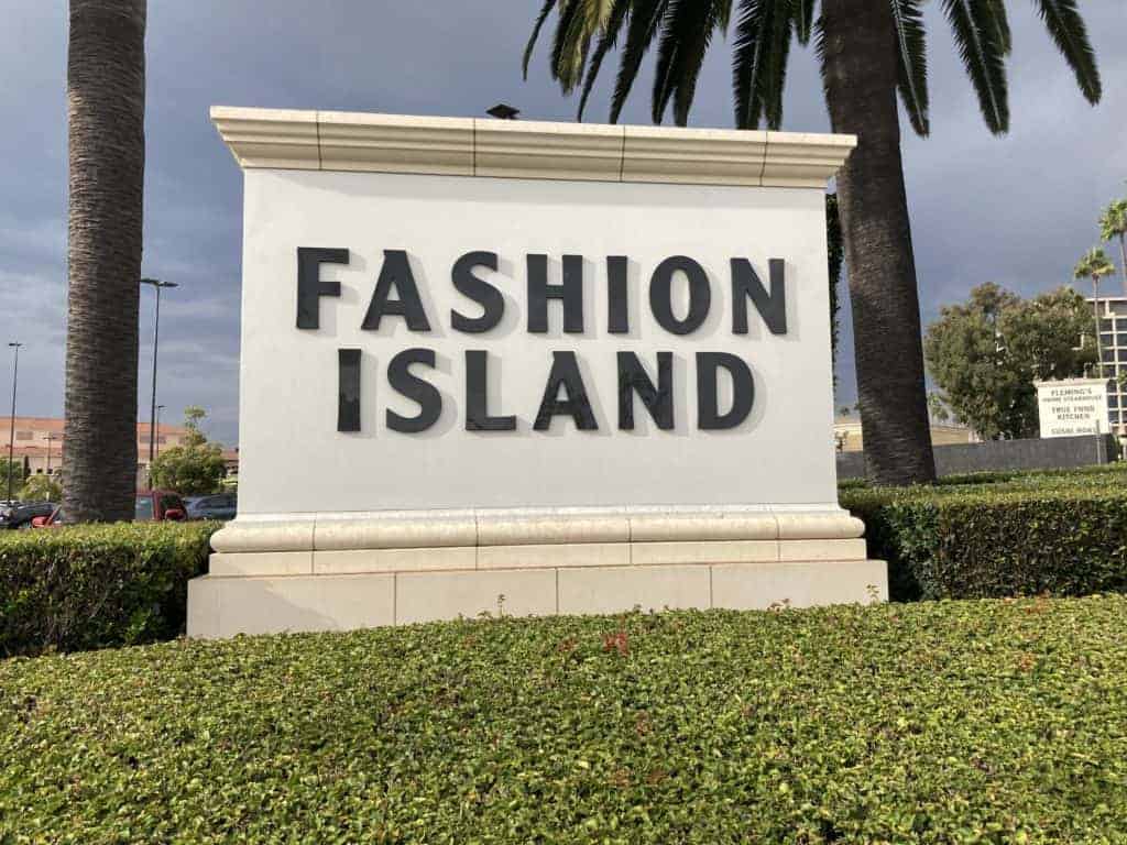 Fashion Island Sign